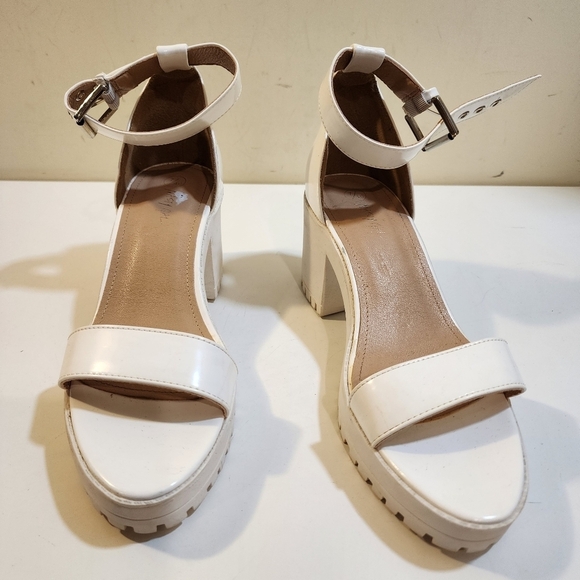 Nasty Gal White Platform Wrap Ankle Sandals size 9 - Picture 4 of 14